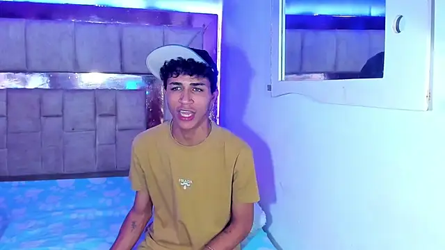 Snapshot of boyswantingplay chatting on 02-16-26, 10:51 boyswantingplay online show from 02-16-26, 10:51