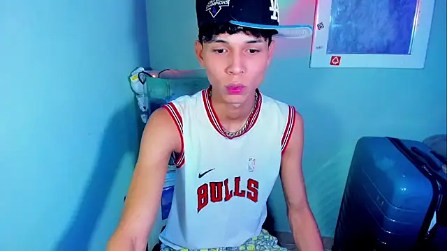 Snapshot of boyswantingplay chatting on 02-23-26, 12:28 boyswantingplay online show from 02-23-26, 12:28