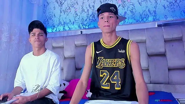 Snapshot of boyswantingplay chatting on 11-08-25, 10:13 boyswantingplay online show from 11-08-25, 10:13