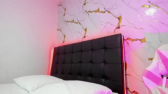 Scarlet DLuce online show from 04-10-26, 09:05