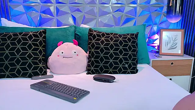 AdelineJhones online show from 04-19-26, 02:18