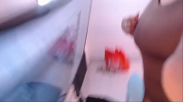 rosselyn  online show from 01-06-26, 07:51