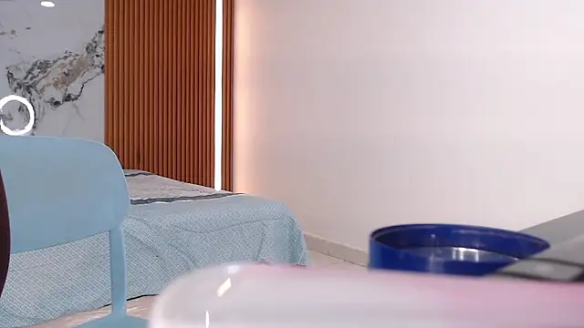 rosselyn  online show from 03-06-26, 12:11