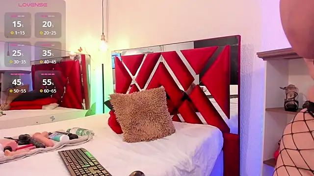 samantaawolf online show from 12-03-25, 07:57