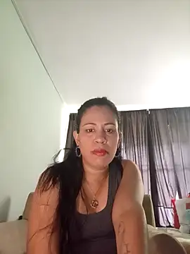 Snapshot of LeilaTaylor chatting on 02-22-26, 06:42 LeilaTaylor online show from 02-22-26, 06:42