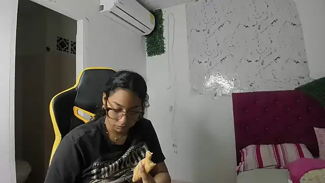 emily stars1 online show from 02-05-26, 12:39