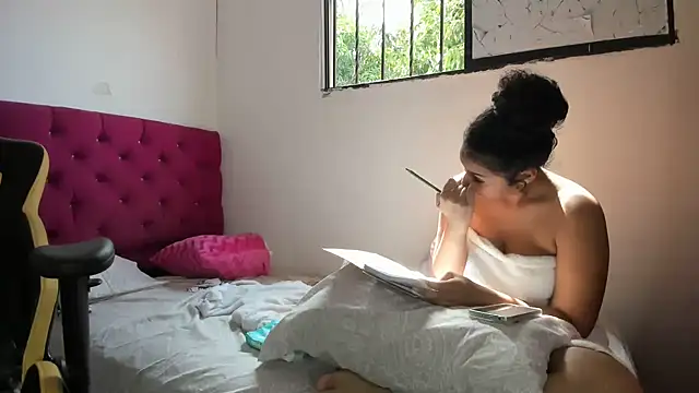 emily stars1 online show from 03-18-26, 07:59