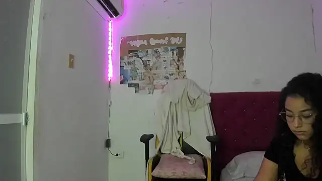 emily stars1 online show from 04-02-26, 05:36