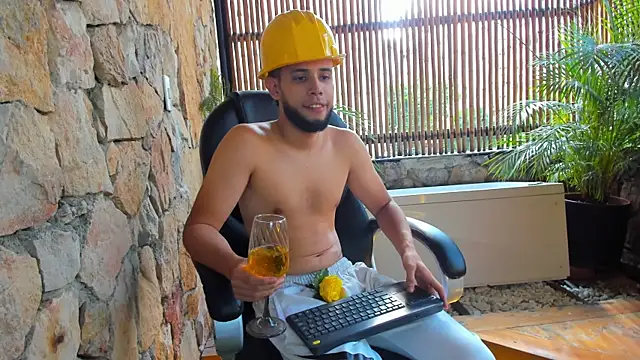 Maxcole 07 online show from 12-14-25, 08:03