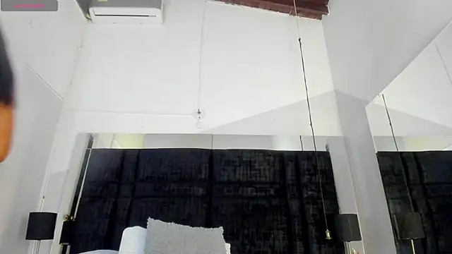 Snapshot of EmmadaSilva chatting on 04-21-26, 01:42 EmmadaSilva online show from 04-21-26, 01:42