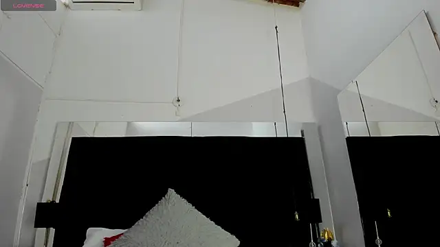 Snapshot of EmmadaSilva chatting on 05-22-26, 07:01 EmmadaSilva online show from 05-22-26, 07:01