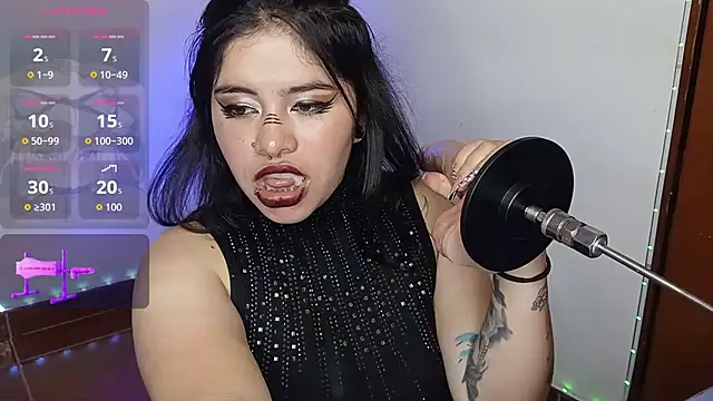 Snapshot of Magic_Alicee_ chatting on 06-14-26, 12:29 Magic Alicee online show from 06-14-26, 12:29