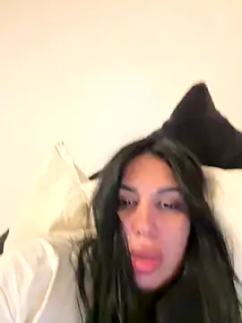 IsaBebe online show from 11-03-25, 03:04