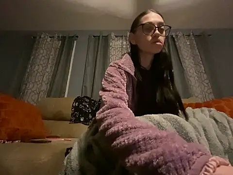 Snapshot of Xx_badjourneys_xX chatting on 10-23-25, 06:34 Xx badjourneys xX online show from 10-23-25, 06:34