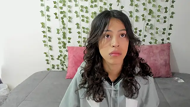 emily jonessxx online show from 01-12-26, 03:52