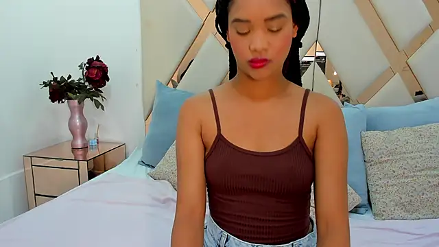 Snapshot of karolebonyy chatting on 03-02-26, 05:30 karolebonyy online show from 03-02-26, 05:30