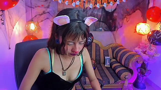 Snapshot of Noa_clk chatting on 10-31-25, 04:31 Noa clk online show from 10-31-25, 04:31