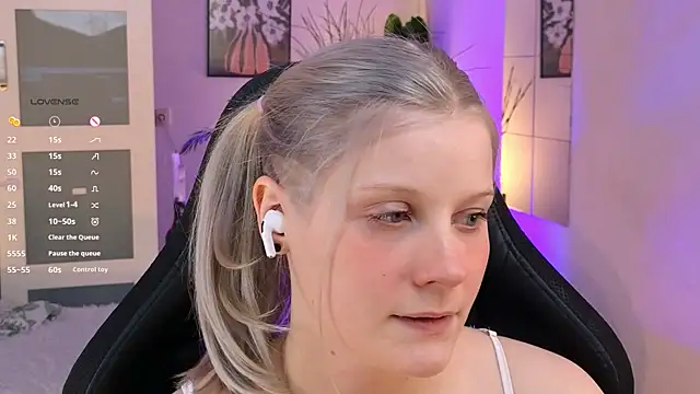 ShineJoan online show from 11-21-25, 09:47