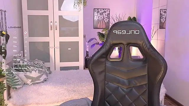 ShineJoan online show from 11-22-25, 09:13