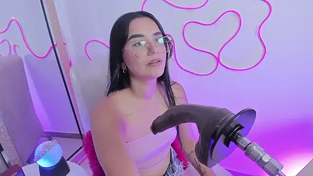 Snapshot of laana_foxx chatting on 02-23-26, 01:51 laana foxx online show from 02-23-26, 01:51