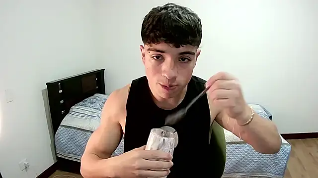 JUSTIN JHONS online show from 11-06-25, 02:37