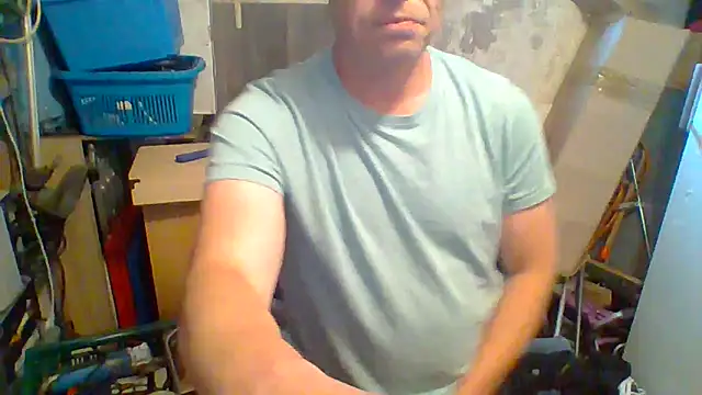 Snapshot of tommy3300 chatting on 05-30-26, 06:20 tommy3300 online show from 05-30-26, 06:20