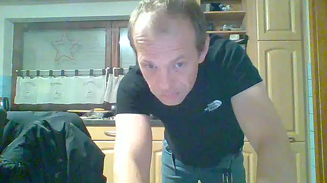 tommy3300 online show from 12-04-25, 05:17