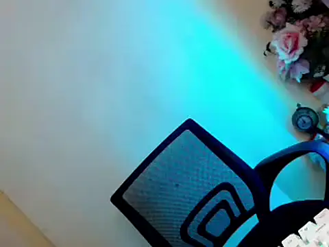 Snapshot of sassysiren28 chatting on 02-05-26, 02:57 sassysiren28 online show from 02-05-26, 02:57