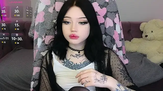 Emma Kirks online show from 12-15-25, 10:32