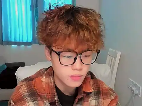 L1kuto online show from 10-28-25, 06:23