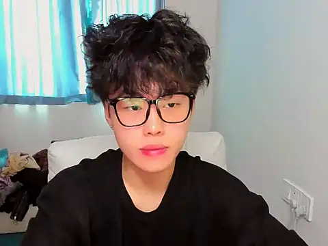 L1kuto online show from 11-04-25, 02:48