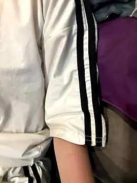 Emily-y online show from 12-22-25, 01:00