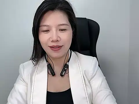Snapshot of helen31 chatting on 10-23-25, 07:40 helen31 online show from 10-23-25, 07:40