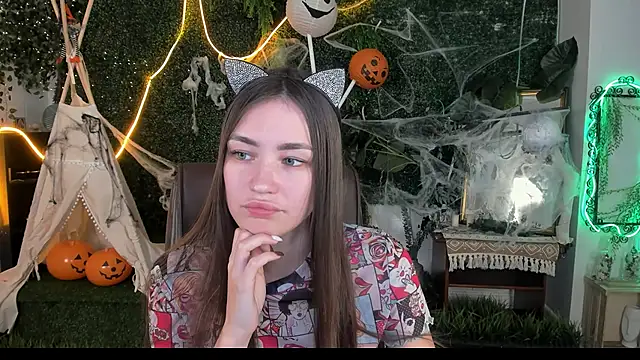 lollyrais online show from 10-30-25, 01:09