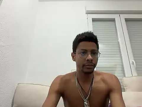 Albert Madrid online show from 11-26-25, 05:51