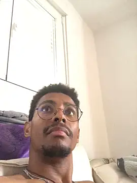 Albert Madrid online show from 10-22-25, 10:47