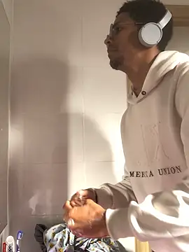 Albert Madrid online show from 11-06-25, 01:48