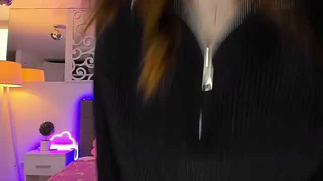 LuisaClover online show from 02-19-26, 01:19