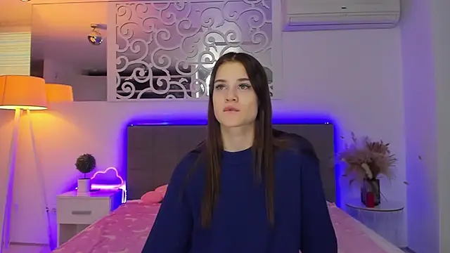 LuisaClover online show from 02-15-26, 01:21