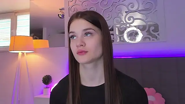 LuisaClover online show from 03-07-26, 01:38