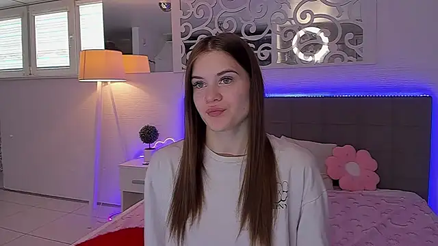 LuisaClover online show from 05-03-26, 12:31