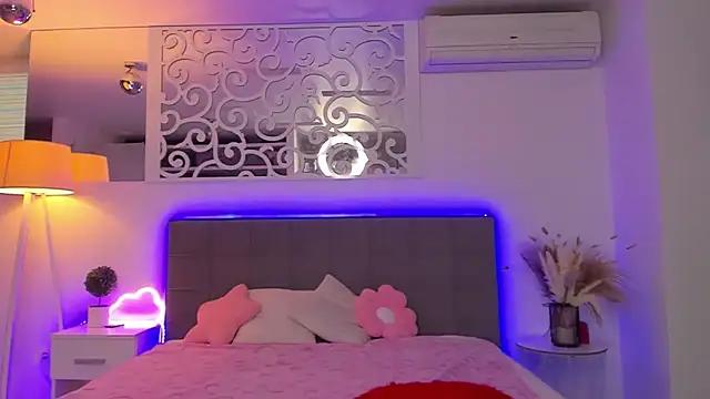 LuisaClover online show from 02-07-26, 01:08