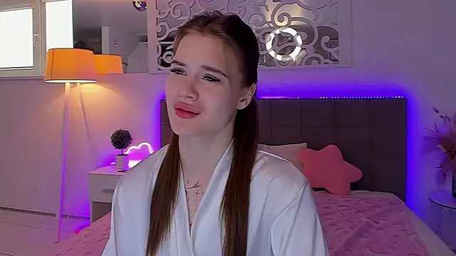 LuisaClover online show from 04-28-26, 12:31