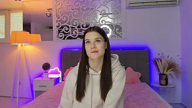 LuisaClover online show from 01-18-26, 01:14