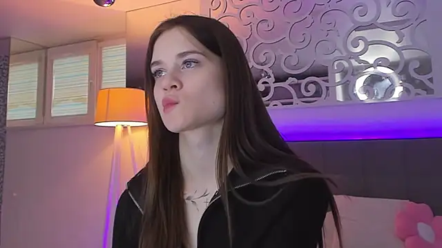 LuisaClover online show from 02-26-26, 01:22