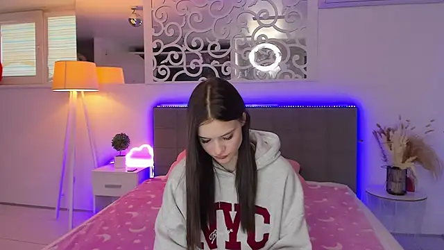 LuisaClover online show from 01-11-26, 01:07