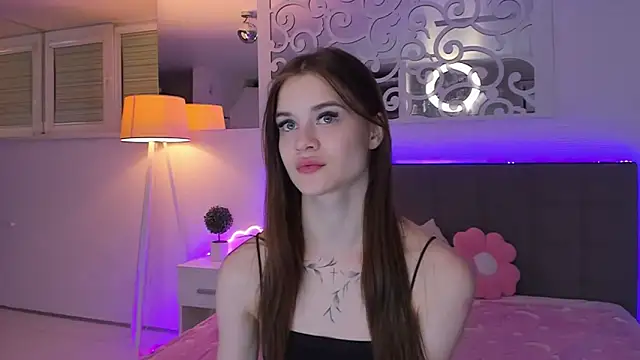 LuisaClover online show from 03-27-26, 07:04