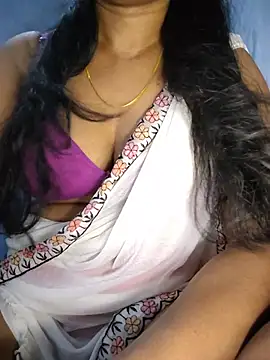 Snapshot of Ezabelljohn chatting on 05-15-26, 11:30 Ezabelljohn online show from 05-15-26, 11:30