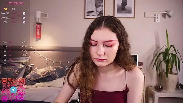 Snapshot of MegganKinson chatting on 02-11-26, 05:40 MegganKinson online show from 02-11-26, 05:40