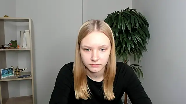 ElissaGlod online show from 10-25-25, 07:07